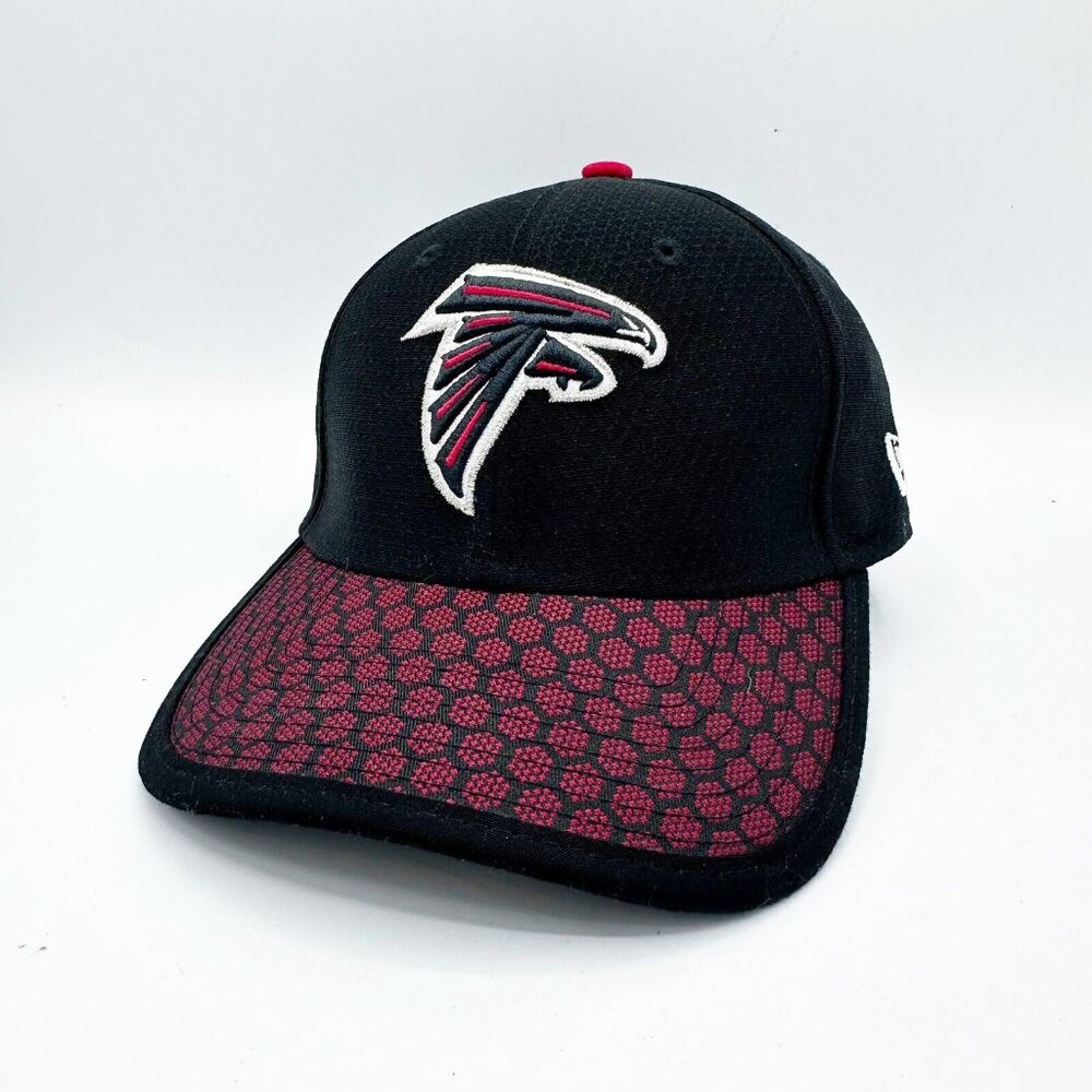 New Era Atlanta Falcons Red / Black Hat 39Thirty NFL On Field Sideline Size S/M